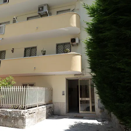 Domus Herculaneum Jacuzzi Appartement *